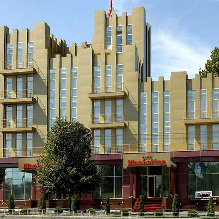 Manhattan Hotel & Restaurant Chişinau Exteriör bild