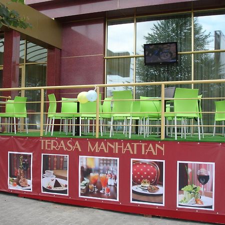 Manhattan Hotel & Restaurant Chişinau Exteriör bild