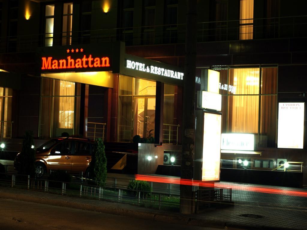 Manhattan Hotel & Restaurant Chişinau Exteriör bild