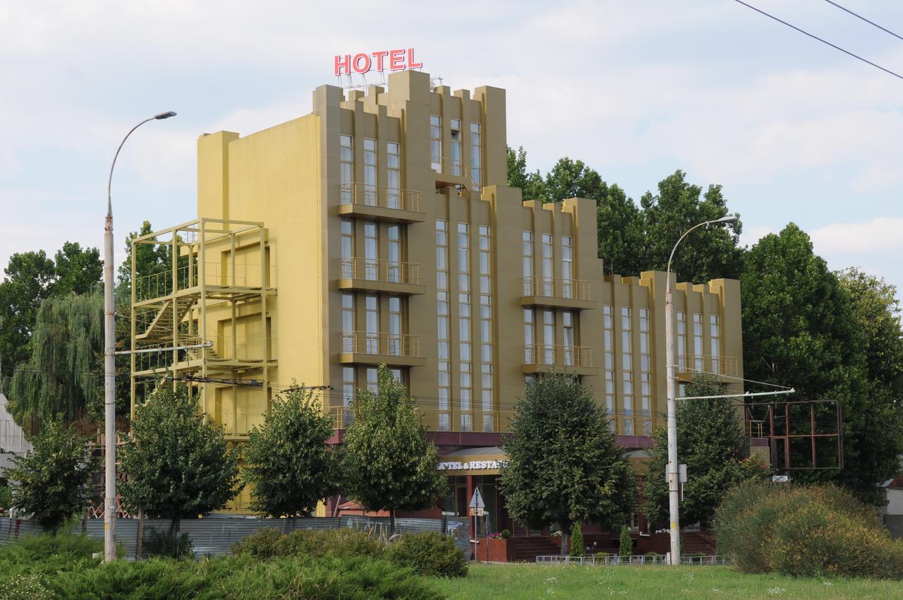 Manhattan Hotel & Restaurant Chişinau Exteriör bild